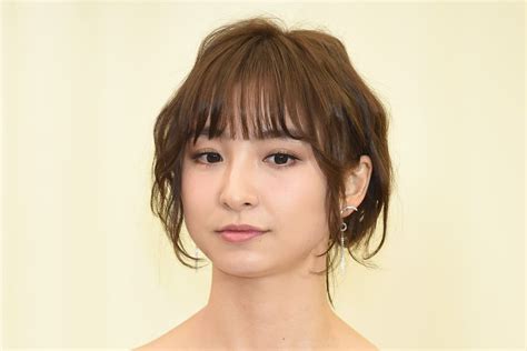 「子供ファーストではなさそう」篠田麻里子 “異例”の交際宣言に疑問の声…過去には長女をyoutubeに“顔出し出演”も（2ページ目） 女性自身