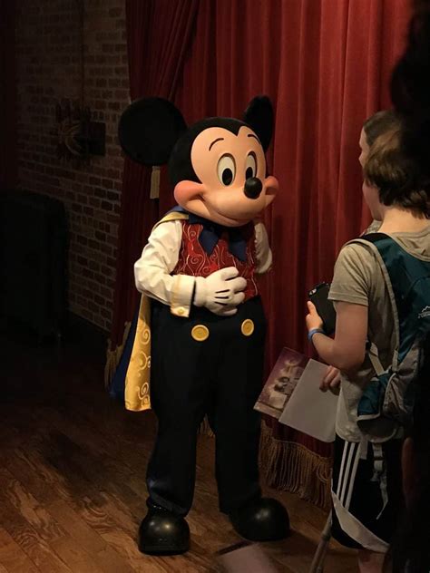 Photos Video New Look Mickey Mouse Character Debuts At Town Square Theater Meet And Greet At