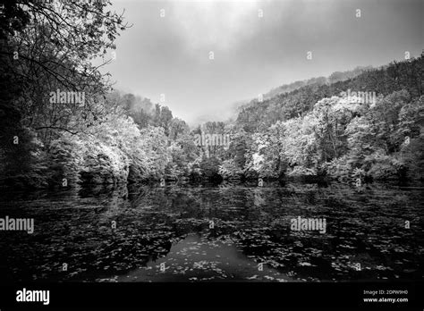 Black And White Mountain Lake Hi Res Stock Photography And Images Alamy