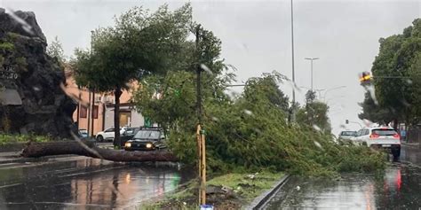 Maltempo Il Ciclone Nikola Sulla Sicilia Orientale Blackout A