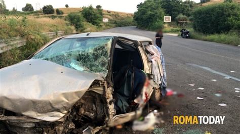 Incidente Mortale A Roma Il Suv Tesla E La Lancia Y Dopo Lo Schianto