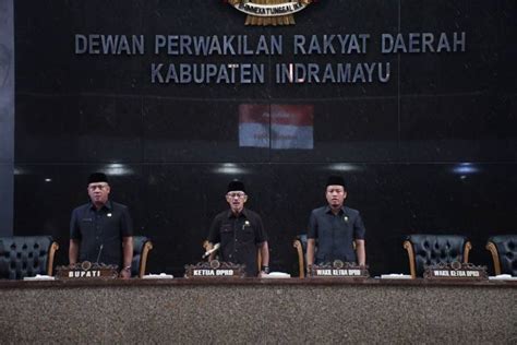 Bupati Indramayu Sampaikan Jawaban Atas Pandangan Fraksi DPRD Tentang