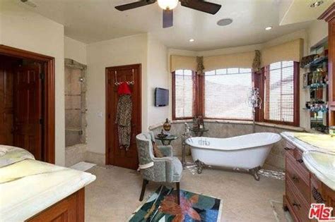 Photos Erin Brockovich Lists California Home For 235 Million Abc7