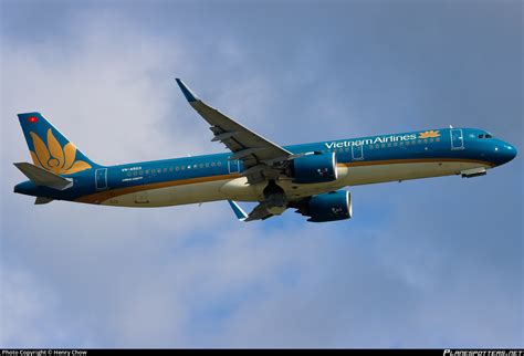 VN A503 Vietnam Airlines Airbus A321 272N Photo By Henry Chow ID