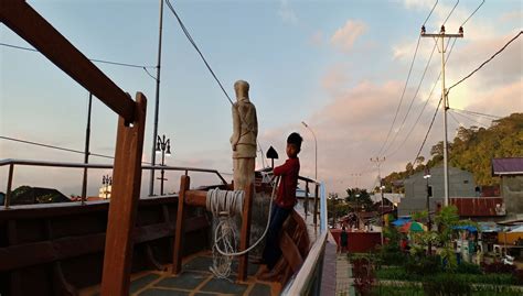 Jembatan Siti Nurbaya Lebih Semarak Di Malam Hari Februari