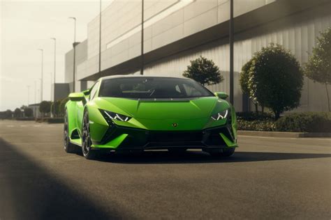 Super Fast Cars: Lamborghini Huracan Tecnica ⋆ Beverly Hills Magazine