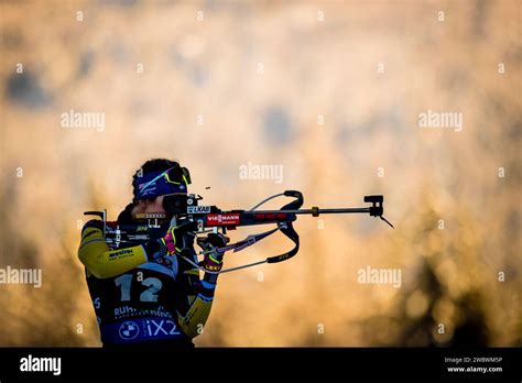 Elvira Oeberg Aus Schweden Tritt Am 12 Januar 2024 Beim Biathlon