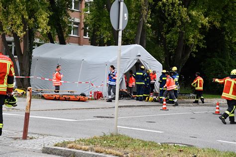 Gro Bung Der Einsatzkr Fte Im Josef Deimer Tunnel Freiwilligen