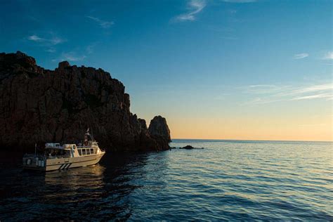 Calanques de Piana Sunset Cruise with Aperitif, Sagone