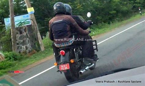 2020 Royal Enfield Thunderbird accessories spied - Windscreen, leg ...