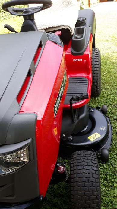 Vrtni Traktor SNAPPER RXT300 Briggs Stratton Professional Series