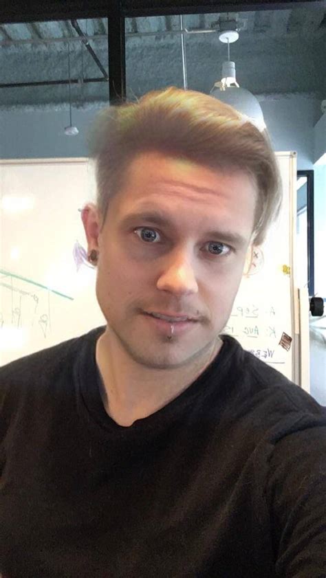 Guess Im Kinda Hot As A Dude Scrolller