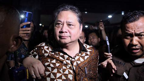 Menko Airlangga Diperiksa Jam Hadapi Pertanyaan Penyidik Nasional