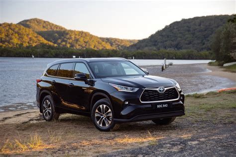 2021 Toyota Kluger Hybrid review - EV Central