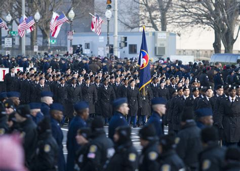 Army Reserve Soldiers march on Pennsylvania Avenue during 57th ...