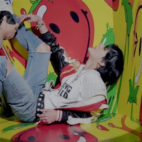 Jeno Nct Dream Lq Icon Hot Sauce Jacket Behind Fotografi