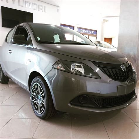 Lancia Ypsilon Silver Hybrid KM ZERO Store Auto Srl Vendita Auto