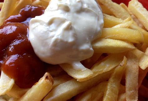 Friday Cheat Day: Pommes rot-(vegan)weiß – VeganLeak
