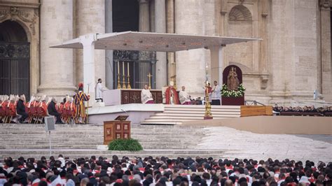 Trauerfeier F R Benedikt Xvi Kardin Le Besuchen Messe