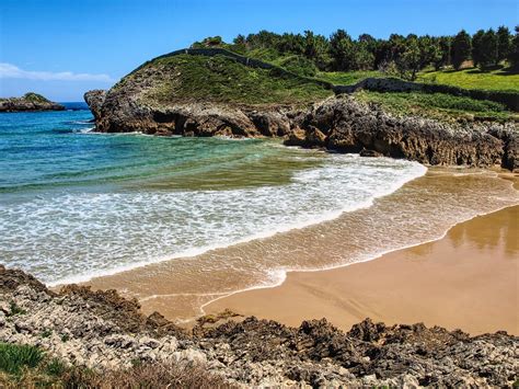 Playa De Celorio Llanes Asturias Celorio Uno De Los Enc Flickr