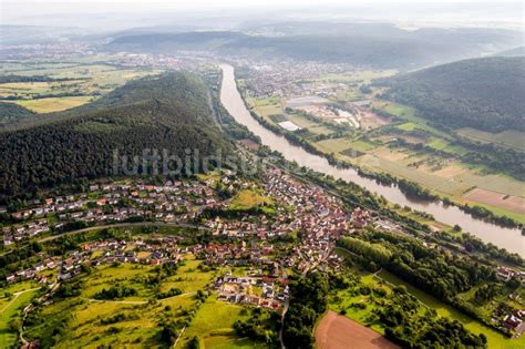 Laudenbach Von Oben Dorfkern An Den Fluss Uferbereichen Des Main In