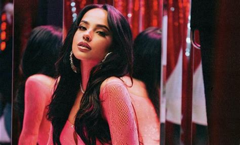 Becky G Lanza Referencias A Peso Pluma Eslabón Armado Y Bellakath En Nueva Canción “la Nena”