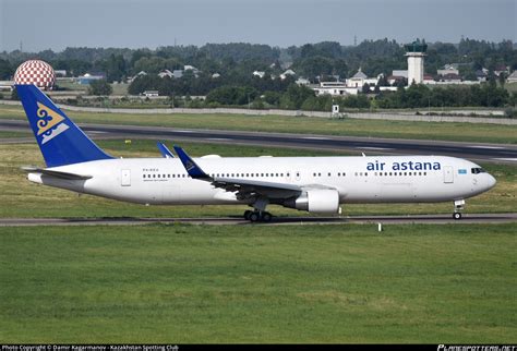 P4 KEA Air Astana Boeing 767 3KYER WL Photo By Damir Kagarmanov