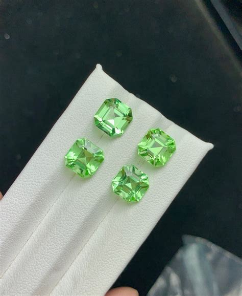 11 8 Cts Exceptional Apple Green Peridots From Pakistan Etsy