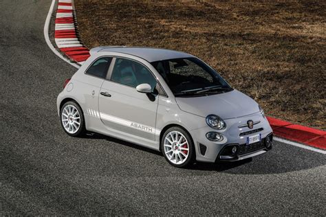 Abarth 595 Esseesse Reveals With Awesome Grey Paint And Carbon Spec