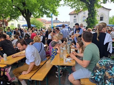 Kolbermoor So Lief Das Maibaumfest Der Stadtsing Und Musikschule Am