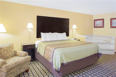 Days Inn by Wyndham Andalusia | Andalusia, AL Hotels