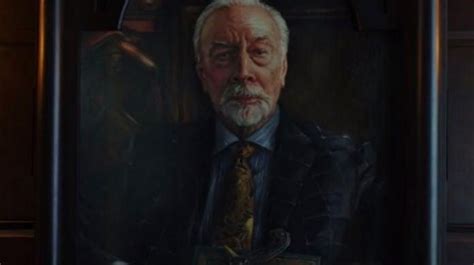 Knives Out Fan Notices an Amazing Detail About Christopher Plummer’s Portrait