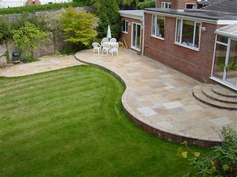 Curves Raised Patio Patio Garden Design Backyard Patio Designs