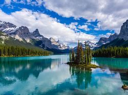 G Ry Las Jezioro Kanada Wyspa Spirit Island Maligne Lake Park