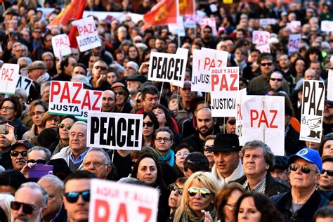 La manifestación contra la guerra no reúne ni a mil personas