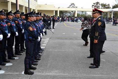 Ceremonia de graduación de 744 nuevos policías en la Universidad de la