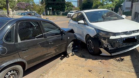 Ap S Sofrer Mal S Bito Idosa Colide Hb Contra Carro Estacionado