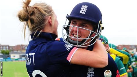 Jenny Gunn Englands Triple World Cup Winner Retires From Professional