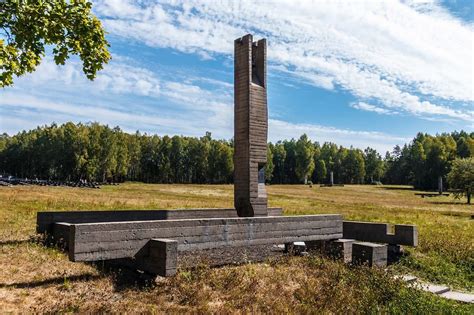 Мемориальный комплекс «Хатынь» в Беларуси