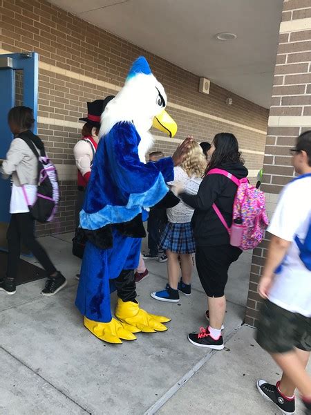 First Day of School Highlands Elementary - GCCISD