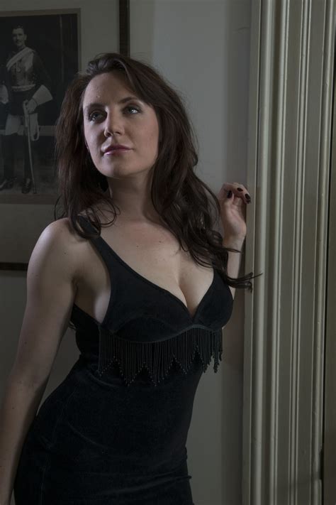 Lovely Anna Darling Shows Her Big Tits Behind The Scenes In A Hot