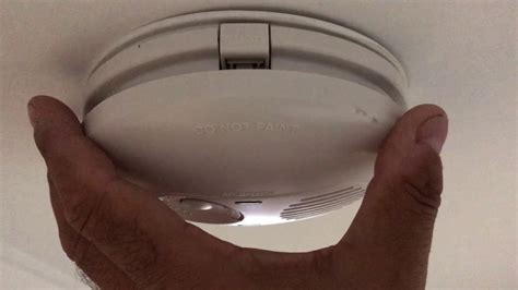 How To Change A Smoke Detector Battery YouTube