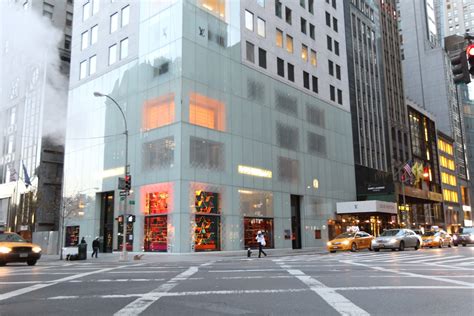 Louis Vuitton 5th Ave 57th Street View