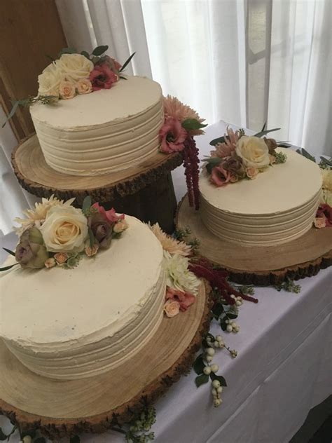 Pin By Laura Leonie On Wedding In 2024 Rustic Cake Stands Wedding