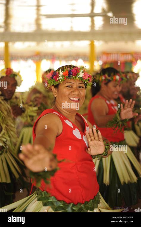 Tuvalu Culture Hi Res Stock Photography And Images Alamy