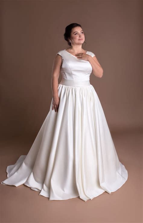 Full Figure Wedding Dresses Top Full Figure Wedding Dresses Find