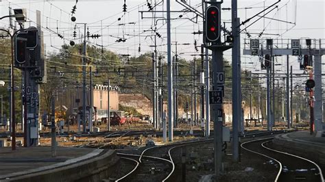 Le Trafic Des Tgv Thalys Et Eurostar Totalement Interrompu Entre La