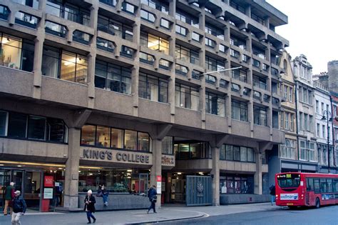 King's College London Strand campus entrance : brutalism