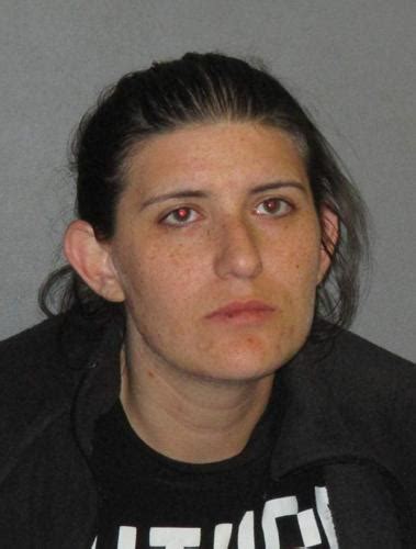 Police Woman Admits Smoking Tiny Bump Of Meth Leads Police On Wild