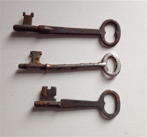 Antique Keys Rusty Vintage Skeleton Key Lot Of 3 Rustic Old Industrial